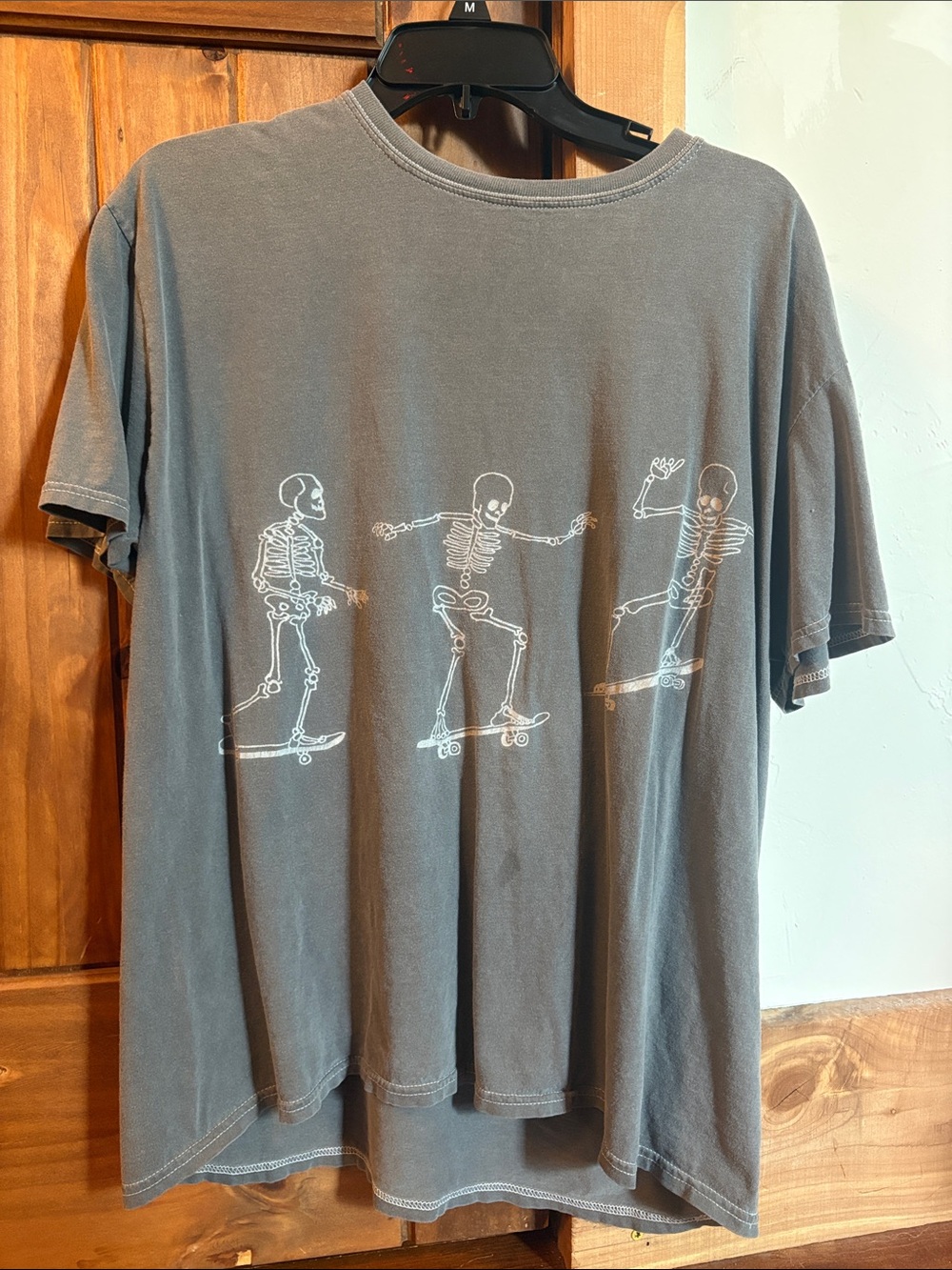 Unisex Gray Graphic Skate Skeleton Tee
